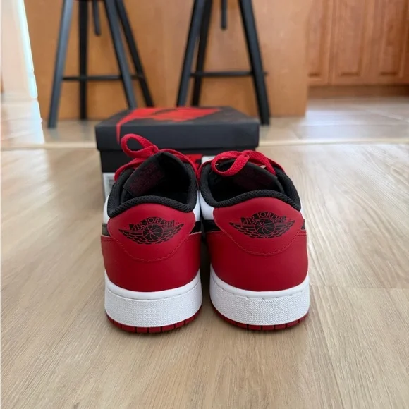 Nike Air Jordan 1 Retro Low OG "Black Toe" Size 7Y - Picture 4 of 10